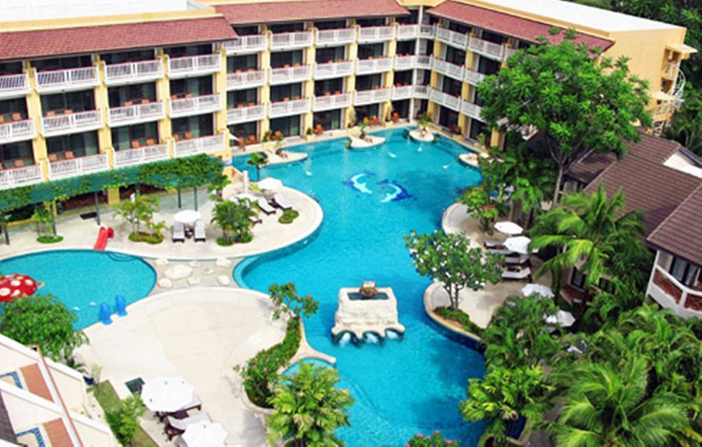 Thara Patong Beach Resort & Spa Exterior photo