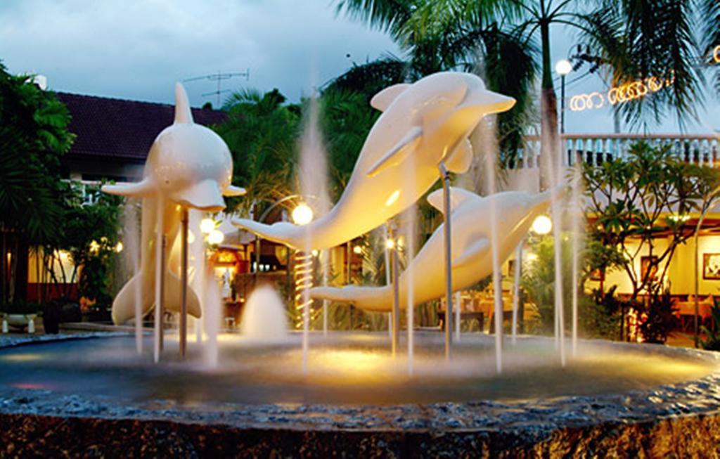 Thara Patong Beach Resort & Spa Exterior photo